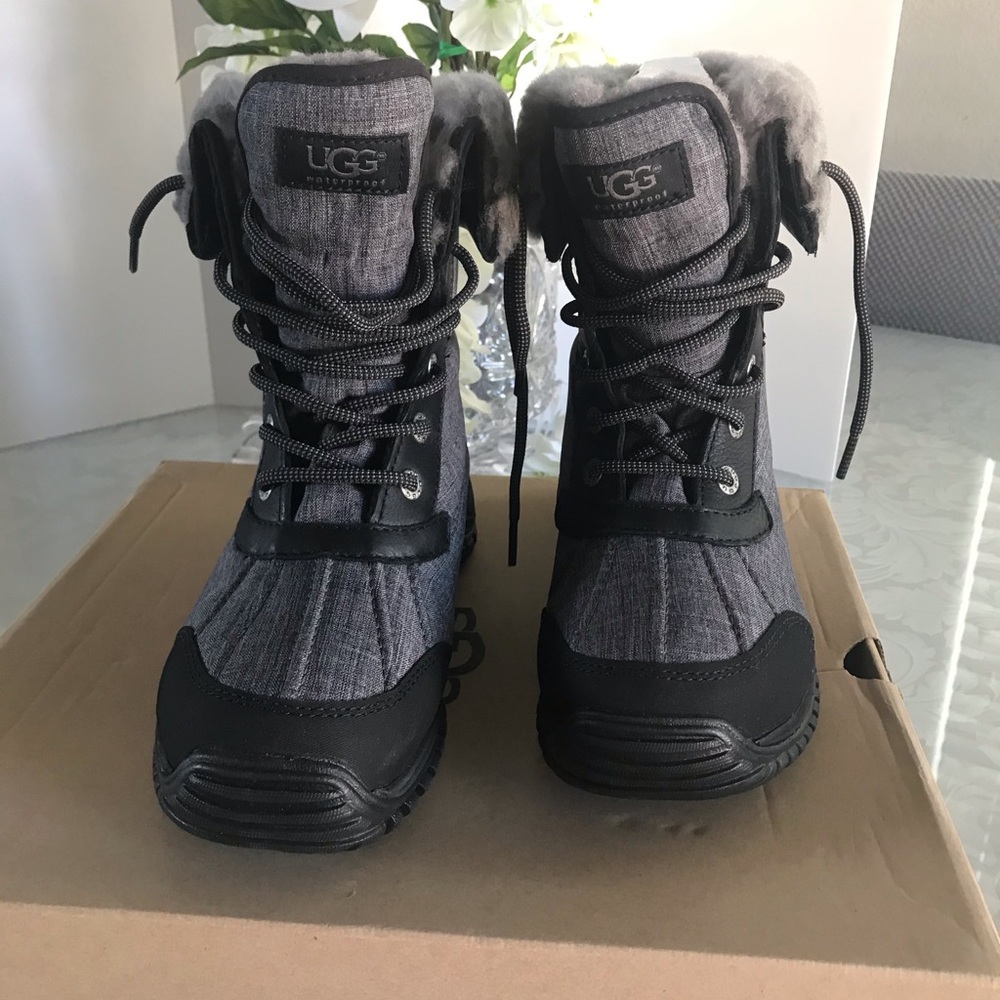 UGG Adirondack Gray Snow Boots